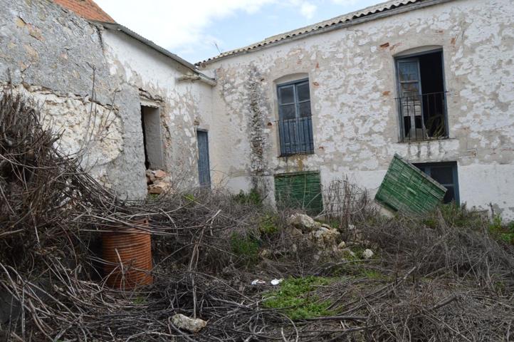 Casa De Pueblo en venta en Almendros de 230 m2 photo 0