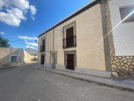 Venta de casa en calle Carmen, Uclés. photo 0