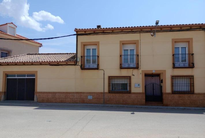 Casa - Chalet en venta en Villamayor de Santiago de 508 m2 photo 0