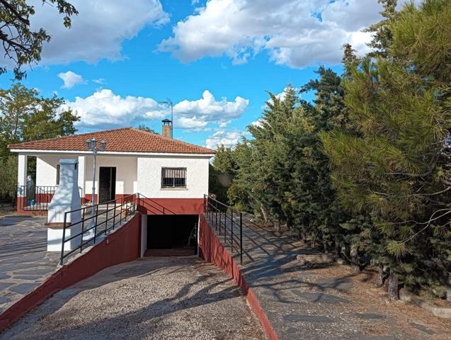 Casa en av. Encina, Barajas de Melo photo 0