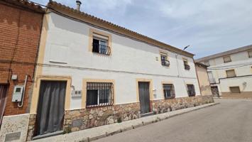 Casa - Chalet en venta en Villamayor de Santiago de 185 m2 photo 0