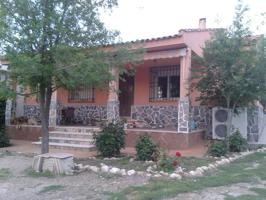 Casa - chalet en Calle Hervas Y Panduro, Zarza de Tajo photo 0