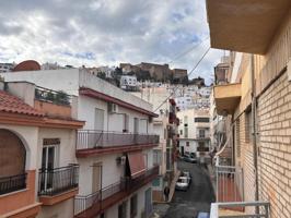 Apartamento 3 habitaciones en Salobreña, zona Ayuntamiento con vistas al castillo photo 0