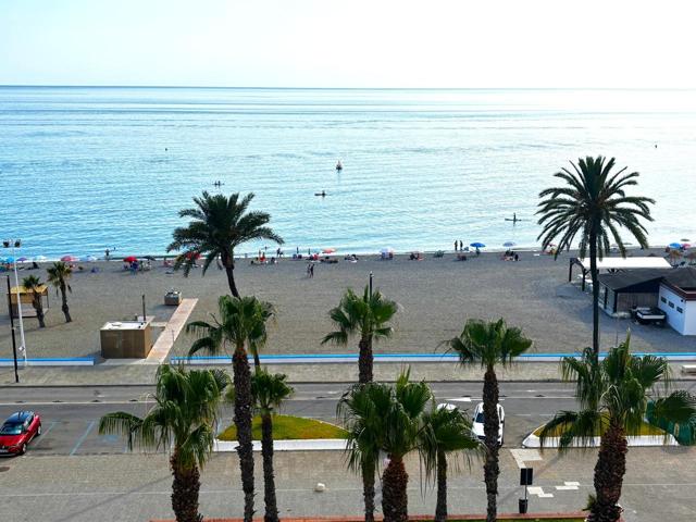 Apartamento 1ª línea playa Salobreña photo 0