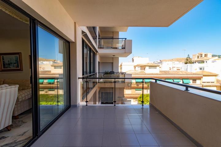 Apartamento en edficio Costa Tropical de 3 dormitorios photo 0