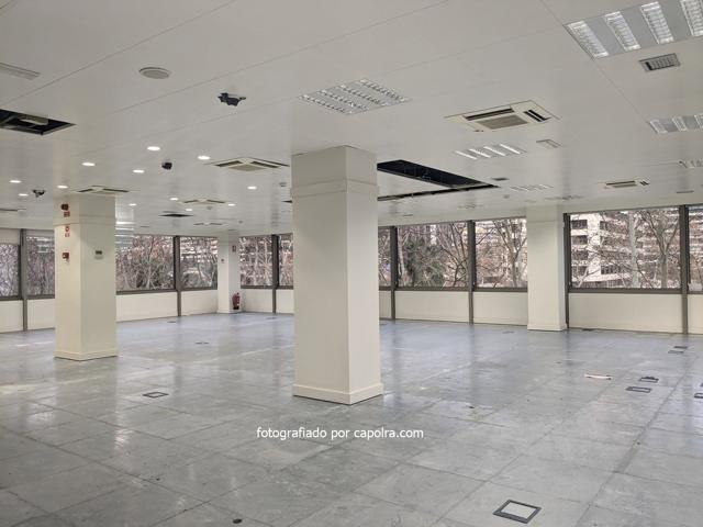 Otro En alquiler en Avenida Diagonal, Les Corts, Barcelona photo 0