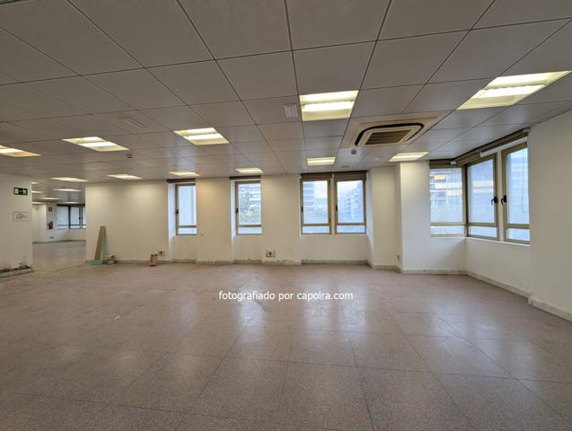 Casa En venta en Avenida Diagonal, 523, Les Corts, Barcelona photo 0