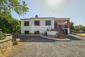 Casa Rural en Venta en Baeza, Jaén photo 0