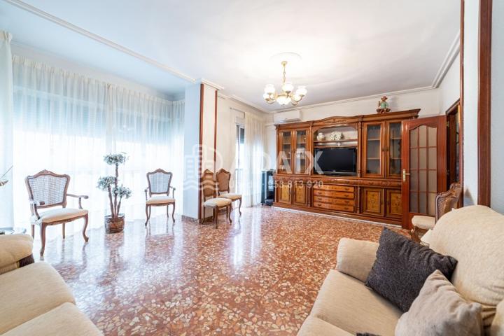 Piso en Venta en Avenida Antonio Machado Úbeda, Jaén photo 0