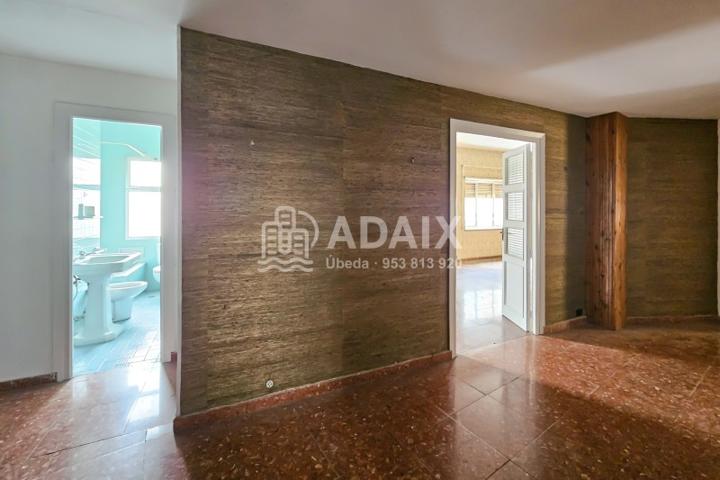 Piso en Venta en Zona centro Úbeda, Jaén photo 0