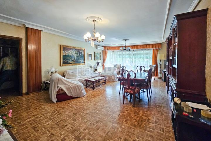 Piso en Venta en Centro Úbeda, Jaén photo 0