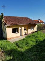 Villa En venta en Outes photo 0