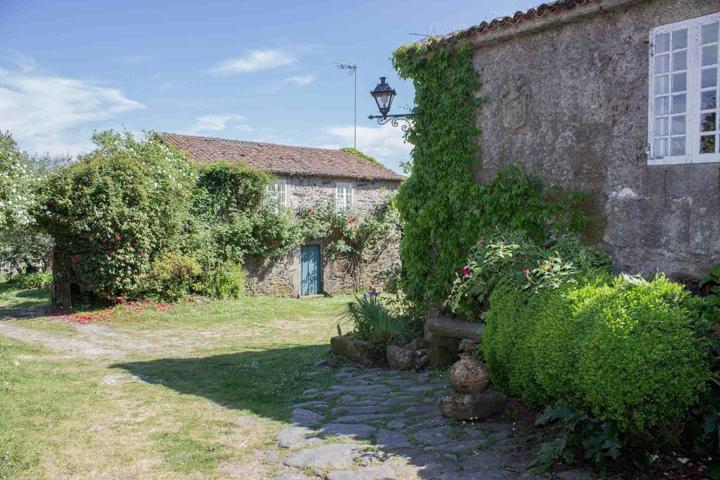 Villa En venta en Vedra photo 0