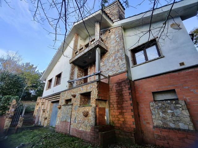 Villa En venta en Ames photo 0