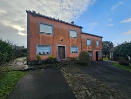 Villa En venta en Santiago de Compostela photo 0
