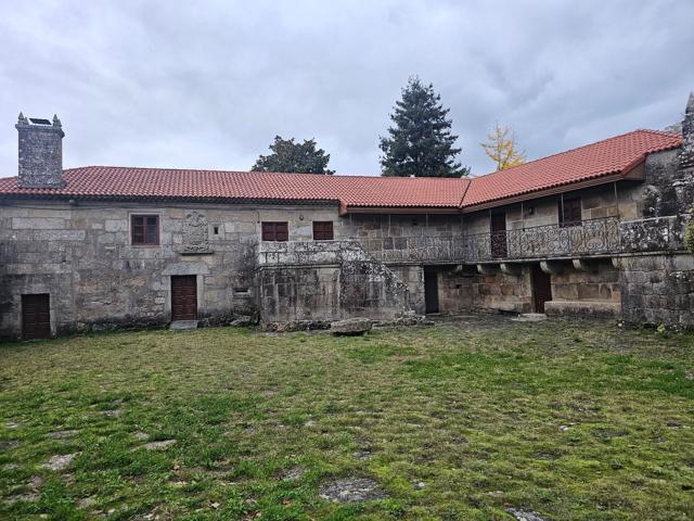 Villa En venta en Brión photo 0