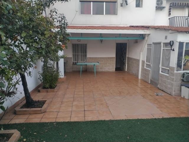 Unifamiliar Pareada En venta en Calle Los Alcazares, Griñón photo 0