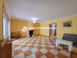 MB GESTIÓN INMOBILIARIA TE OFRECE CHALET EN URBANIZACIÓN PRIVADA CON PISCINA, ZONAS DEPORTIVAS Y CLUB SOCIAL EN MORALEJA DE ENMEDIO!!! photo 0