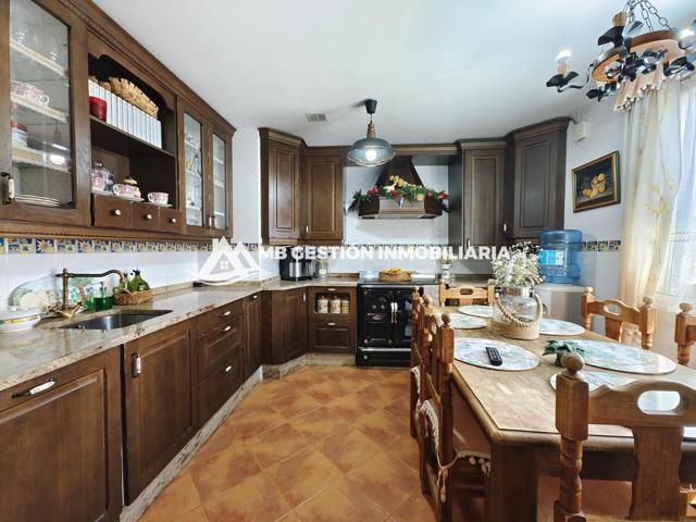 MB GESTIÓN INMOBILIARIA TE PRESENTA ESTA PRECIOSA VIVIENDA ADOSADA COMPLETAMENTE REFORMADA SITUADA EN ZONA HOSPITAL-VIVERO- UNIVERSIDAD DE FUENLABRADA photo 0