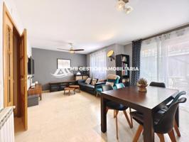 MB GESTIÓN INMOBILIARIA TE OFRECE CHALET ADOSADO SEMINUEVO EN URBANIZACIÓN CON PISCINA!!!! photo 0