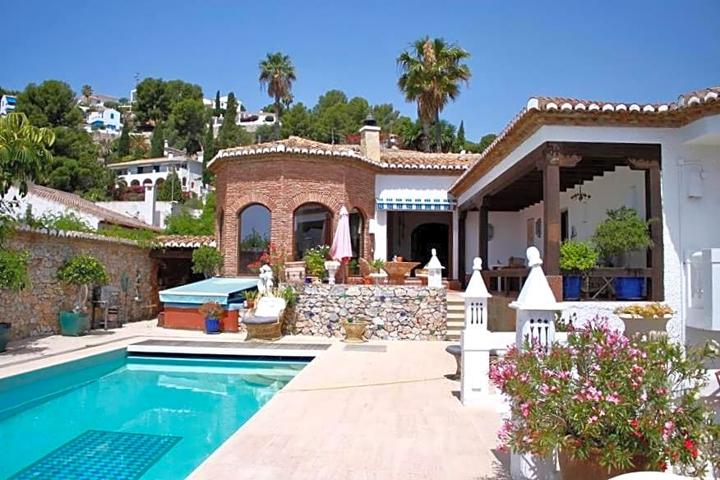 Villa en La Herradura photo 0