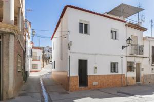 Casa En venta en Calle Hermanos Sánchez Velayos, 20, Ugijar photo 0