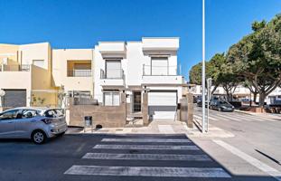Casa En venta en Calle Serranía De Ronda, 21, El Parador, Roquetas De Mar photo 0