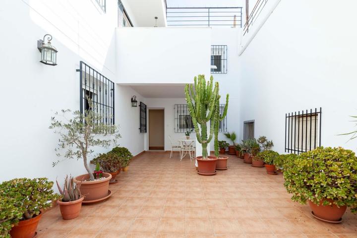 Unifamiliar Pareada En venta en Calle Rocio, Zona El Palmeral, Mojácar photo 0