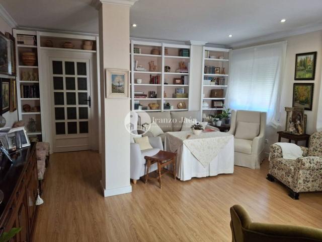 Atico en venta en San Ildefonso-Barrio de la Catedral(23001) photo 0