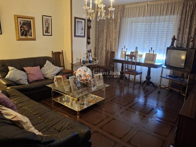 Piso en venta en San Ildefonso-Barrio de la Catedral(23001) photo 0