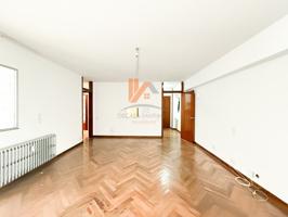 Piso En venta en Santiago De Compostela photo 0