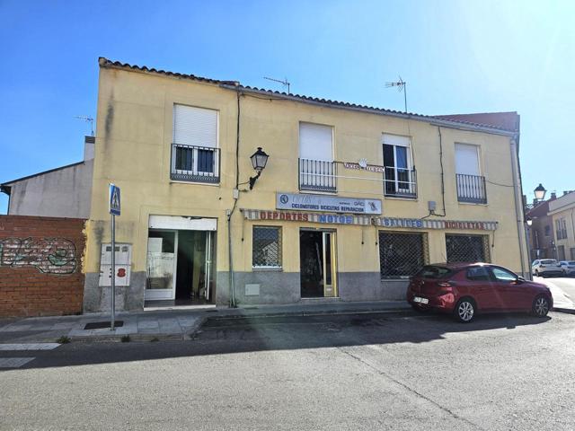 LOCAL COMERCIAL CON VIVIENDA photo 0