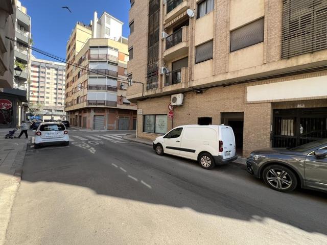 Local En venta en Alzira photo 0