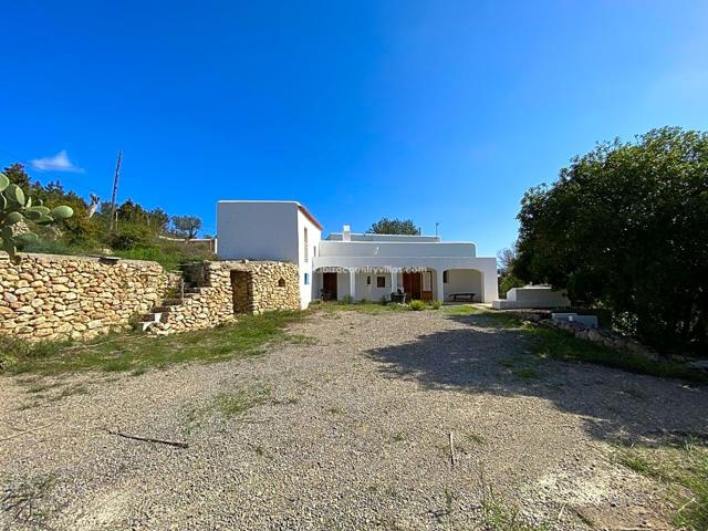 Finca con bonitas vistas a la montaña en zona tranquila - Finca with beautiful views to the mountains in quiet area photo 0