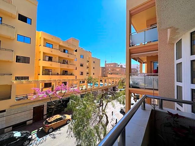 Amplio y soleado apartamento en Santa Eulalia, junto a la playa - Spacious and sunny flat in Santa Eulalia, next to the beach photo 0