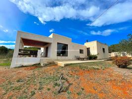 Casa con mucho potencial y un gran terreno cerca de Santa Gertrudis - House with a lot of potential and a large plot of land near Santa Gertrudis photo 0