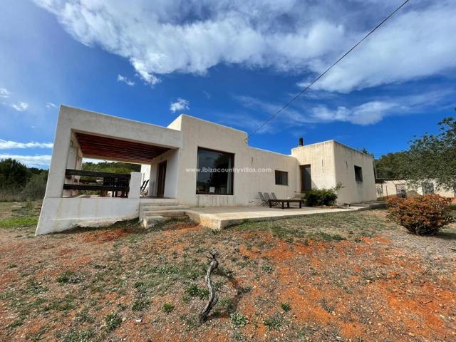 Casa con mucho potencial y un gran terreno cerca de Santa Gertrudis - House with a lot of potential and a large plot of land near Santa Gertrudis photo 0