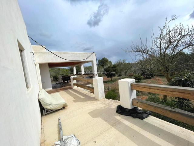 Casa con mucho potencial y un gran terreno cerca de Santa Gertrudis - House with a lot of potential and a large plot of land near Santa Gertrudis photo 0