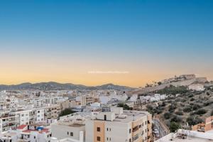 Apartamento de 3 dormitorios en Los Molinos con espectaculares vistas a la ciudad de Dalt Vila photo 0