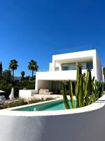 Villa de diseño moderno en Cap Martinet photo 0