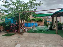 APIHOUSE VENDE CASA DE PUEBLO CON PATIO EN PLANTA BAJA EN VALDEPEÑAS. PRECIO 185.000€ photo 0