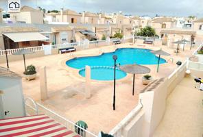 APIHOUSE VENDE ESPECTACULAR BUNGALOW EN TORREVIEJA- LOS ALTOS. PRECIO 154.000€ photo 0