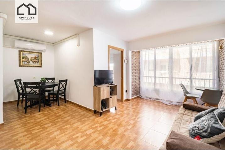 APIHOUSE VENDE ACOGEDOR PISO EN LA MATA PUEBLO. PRECIO 233.000€ photo 0