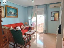 APIHOUSE VENDE ACOGEDOR APARTAMENTO EN TORREVIEJA. PRECIO DE VENTA: 108.000€ photo 0