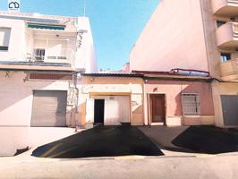 APIHOUSE VENDE VIVIENDA PARA REFORMAR EN TORREVIEJA. PRECIO DE VENTA: 98.000€ photo 0