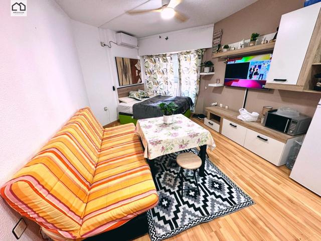 APIHOUSE VENDE LOFT TOTALMENTE REFORMADO EN TORREVIEJA. PRECIO DE VENTA: 110.000€ photo 0