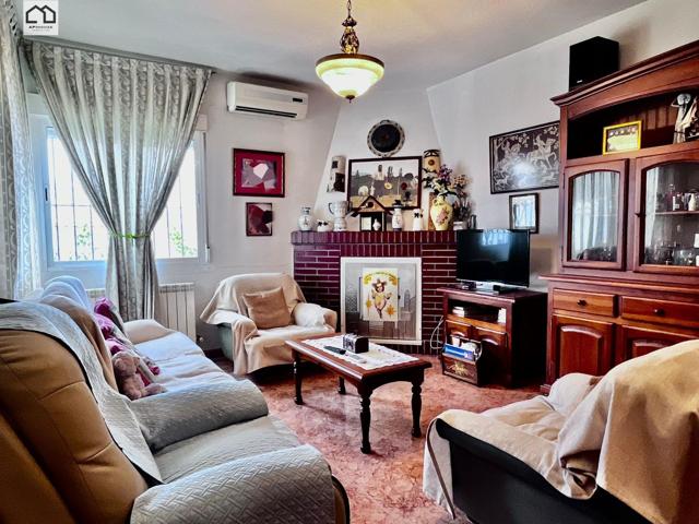 Apihouse Vende Casa de Pueblo con garaje en Otero en zona centro. Precio 99.999€ photo 0