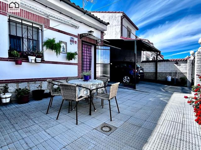 Apihouse Vende casa en planta baja con patio y garaje en el centro de El Casar de Escalona photo 0