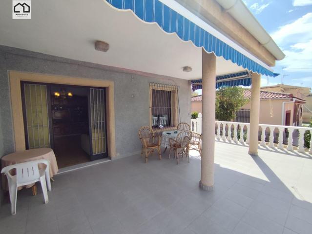 APIHOUSE VENDE CHALET INDEPENDIENTE EN NUEVA TORREVIEJA. PRECIO DE VENTA: 290.000€ photo 0