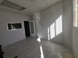 LOCAL EN HUMANES, SOLO ACTIVIDAD COMERCIAL. photo 0